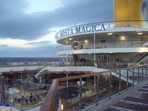 2832Viajar en un crucero