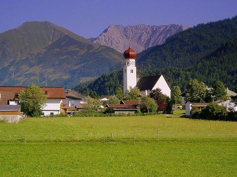 Austria también crea un impuesto turístico y Reino Unido lo aumenta