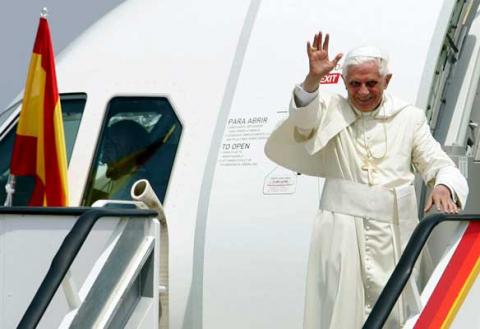 2912El Papa viajará con Iberia y será agasajado