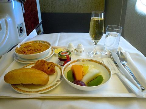 3547Los pasajeros de avión prefieren la comida oriental