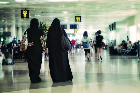 3570Cada vez viajan más mujeres
