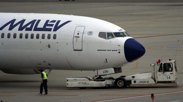 La aerolínea Malév suspende su actividad Málev pone fin a sus vuelos